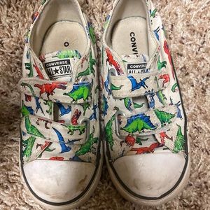 Need to be cleaned but in great condition. Converse toddler